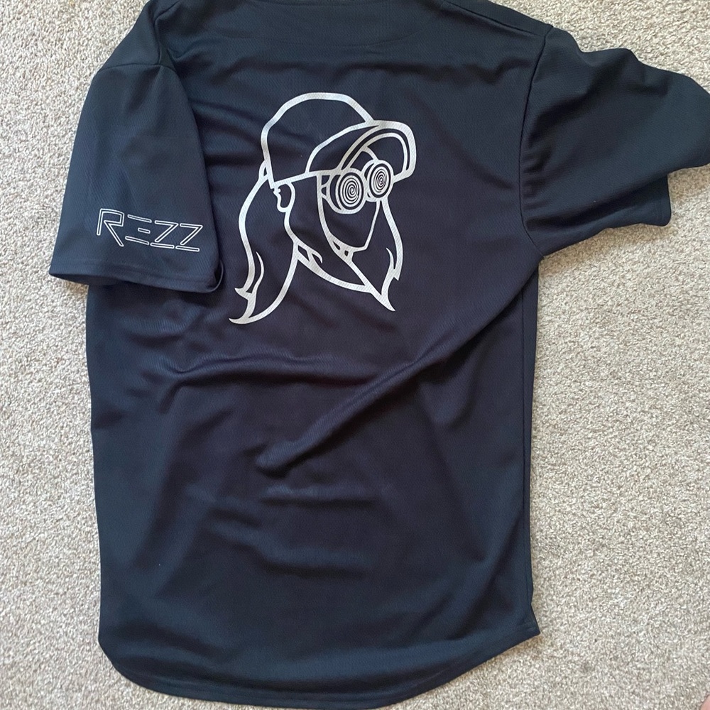 Rezz jersey size small